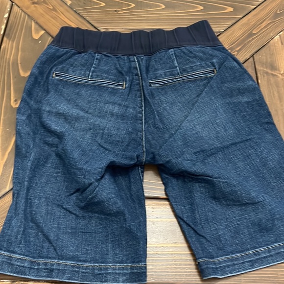 Maternity shorts - Picture 3 of 3